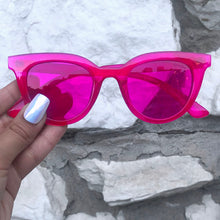 Load image into Gallery viewer, Brittany - Pink Flamingo

