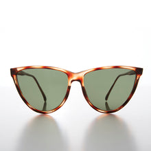 Load image into Gallery viewer, Large Unique Cat Eye Vintage Sunglass - Cecile
