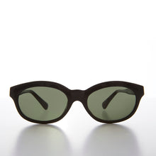 Load image into Gallery viewer, Unique Rockabilly Vintage Thick Frame Sunglass - Chrissy
