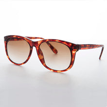 Load image into Gallery viewer, Classic Round 80s Vintage Sunglass - Clark
