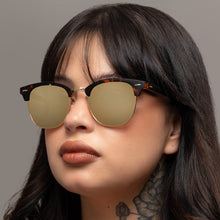 Load image into Gallery viewer, The Masters – Mirrored Brown Clubmaster Sunglasses
