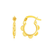 Load image into Gallery viewer, 14k Yellow Gold Scalloped Hoop Earrings
