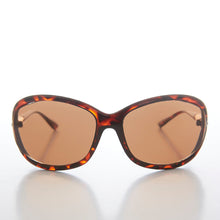 Load image into Gallery viewer, Curved Women's Boho Oversized Vintage Sunglass - Dede
