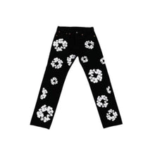 Load image into Gallery viewer, Denim Tears x Levi&#39;s Cotton Wreath Jean Black
