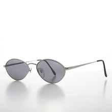 Load image into Gallery viewer, Oval Metal 90s Vintage Sunglasses - Ellery
