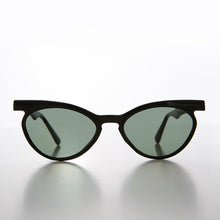 Load image into Gallery viewer, Round Winged Unique Vintage Cat Eye  Sunglass - Emily
