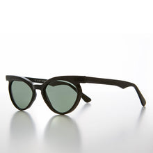Load image into Gallery viewer, Round Winged Unique Vintage Cat Eye  Sunglass - Emily
