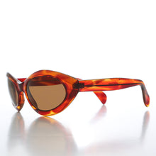 Load image into Gallery viewer, Curved Cat Eye Vintage Sunglasses - Fagan
