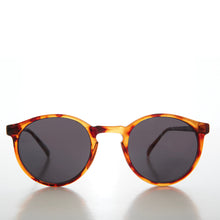 Load image into Gallery viewer, Round Horn Rim Preppy Vintage Sunglasses - Farlow
