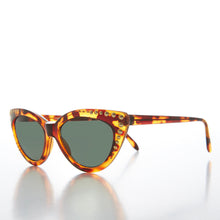 Load image into Gallery viewer, Gold Stud Cat Eye Sunglasses - Feliz
