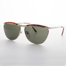 Load image into Gallery viewer, Elegant Sunglass with Rare Brow Bar Design - Fletcher
