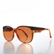 Load image into Gallery viewer, Women's Large Vintage Sunglass With Copper Lens - Frieda
