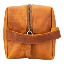 Load image into Gallery viewer, Eve Leather Dopp Kit, Large
