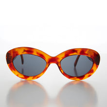 Load image into Gallery viewer, Mod Cat Eye Vintage Sunglasses - Ginny
