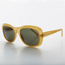 Load image into Gallery viewer, Square Retro Vintage Women's Sunglasses - Gwen
