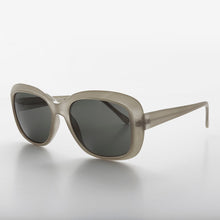 Load image into Gallery viewer, Square Retro Vintage Women's Sunglasses - Gwen
