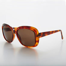 Load image into Gallery viewer, Square Retro Vintage Women's Sunglasses - Gwen
