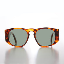Load image into Gallery viewer, Wide Oversized Vintage Sunglass - Hayes
