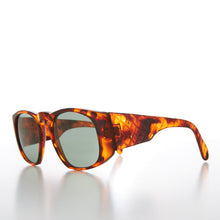 Load image into Gallery viewer, Wide Oversized Vintage Sunglass - Hayes
