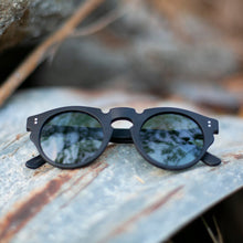 Load image into Gallery viewer, Polarized Round Edge Sunglass - Tisch
