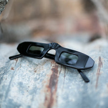 Load image into Gallery viewer, Black Polarized Steampunk Sunglass - Hitomi
