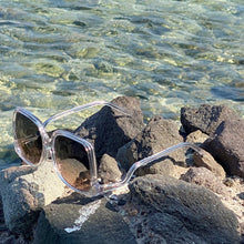 Load image into Gallery viewer, Granny-Chic Polarized Oversized Sunglass - Mia
