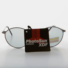 Load image into Gallery viewer, Classic Sunglass with Clear to Dark Transition Lenses - Jesse
