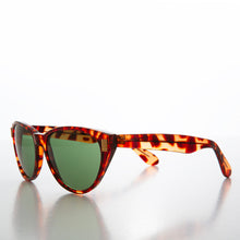 Load image into Gallery viewer, 80s Cat Eye Sunglass with Gold Accents - Juno
