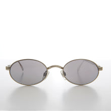 Load image into Gallery viewer, Oval 90s Vintage Sunglass with Intricate Temple - Kit
