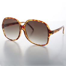 Load image into Gallery viewer, Tortoiseshell Oversized Square Women's Sunglass - Leticia
