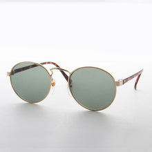 Load image into Gallery viewer, Classic Round Preppy Vintage Sunglass with Glass Lens - Logan
