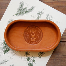 Load image into Gallery viewer, Leather Valet - Oval
