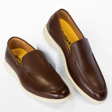 Load image into Gallery viewer, The Loafer (Chestnut &amp; Cream)

