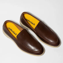 Load image into Gallery viewer, The Loafer (Chestnut &amp; Cream)

