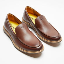 Load image into Gallery viewer, The Loafer (Chestnut)
