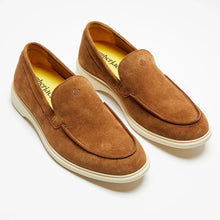 Load image into Gallery viewer, The Loafer (Grizzly)
