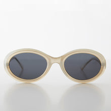 Load image into Gallery viewer, 90s Oval Cat Eye Vintage Sunglass - Macie

