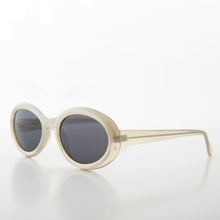 Load image into Gallery viewer, 90s Oval Cat Eye Vintage Sunglass - Macie
