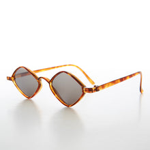 Load image into Gallery viewer, Diamond Shape Vintage Sunglasses - Marvel
