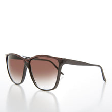 Load image into Gallery viewer, Classic Full Coverage Women's Sunglasses - Mitzy

