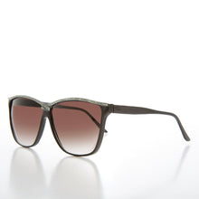 Load image into Gallery viewer, Classic Full Coverage Women's Sunglasses - Mitzy
