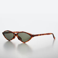 Load image into Gallery viewer, Pointy Diamond Futuristic Cat Eye Sunglass - Nikita
