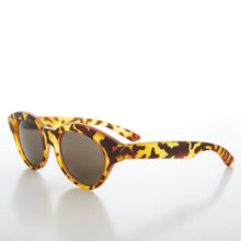 Load image into Gallery viewer, Round Retro Sunglasses - Ogden
