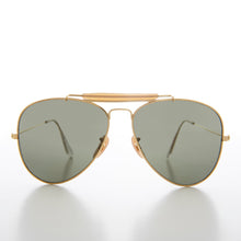 Load image into Gallery viewer, Classic Brow Bar Gold Pilot Sunglasses - Olmos
