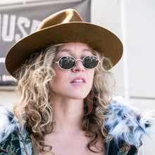 Load image into Gallery viewer, Classic Oval Vintage 90s Sunglass - Yates

