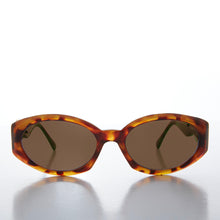 Load image into Gallery viewer, Oval Cat Eye With Gold Accents Vintage Sunglasses - Tana
