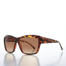 Load image into Gallery viewer, Large Square Women's Classic Sunglasses - Tuccia
