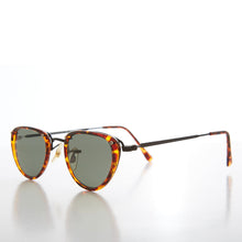 Load image into Gallery viewer, Tortoiseshell Simple 90s Vintage Sunglasses - Weaver
