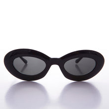 Load image into Gallery viewer, Chunky Retro 60s Cat Eye Vintage Sunglass - Zana
