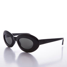 Load image into Gallery viewer, Chunky Retro 60s Cat Eye Vintage Sunglass - Zana
